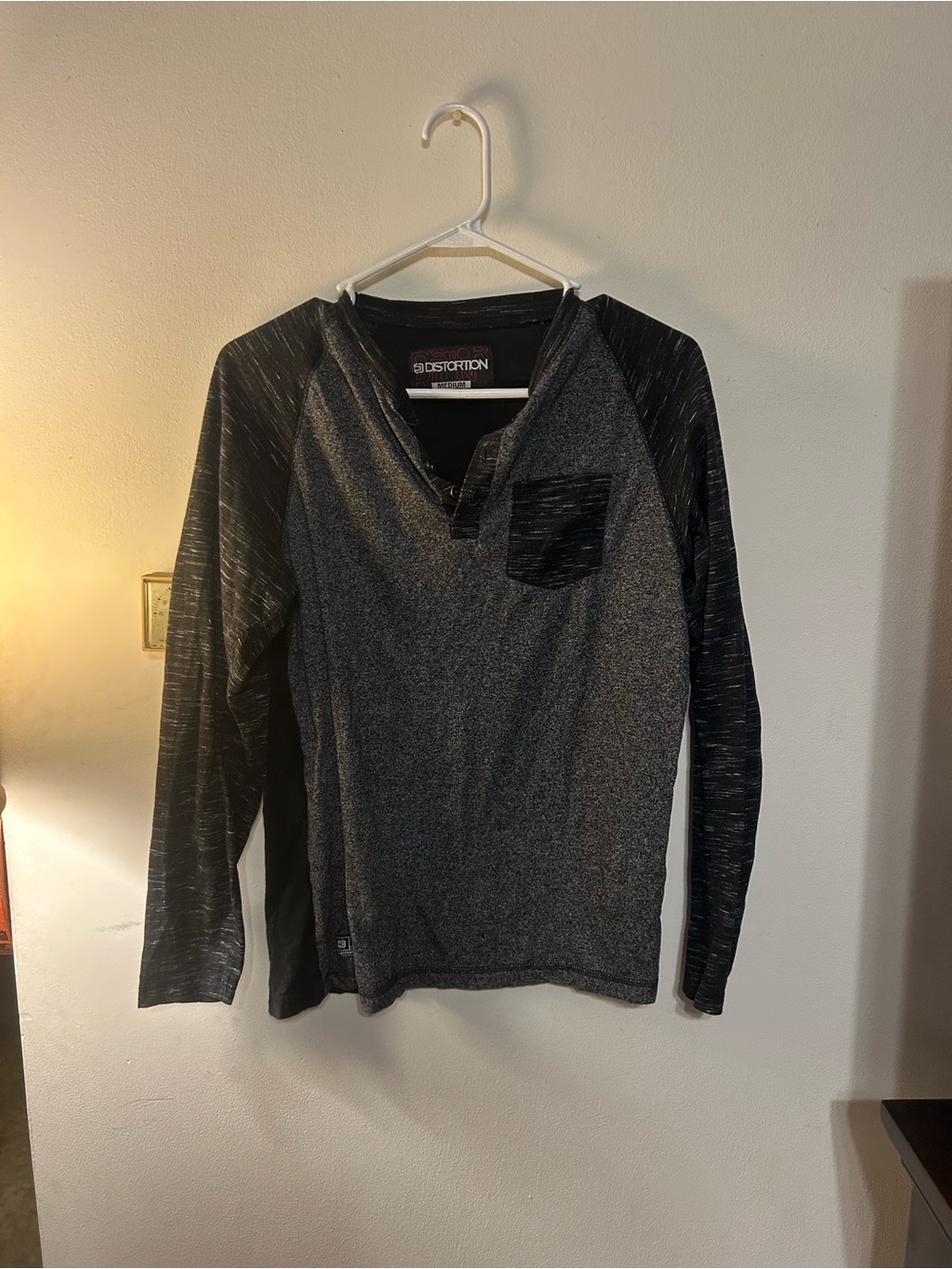 Distortion Men's Long Sleeve Heathered Black Henley Tee